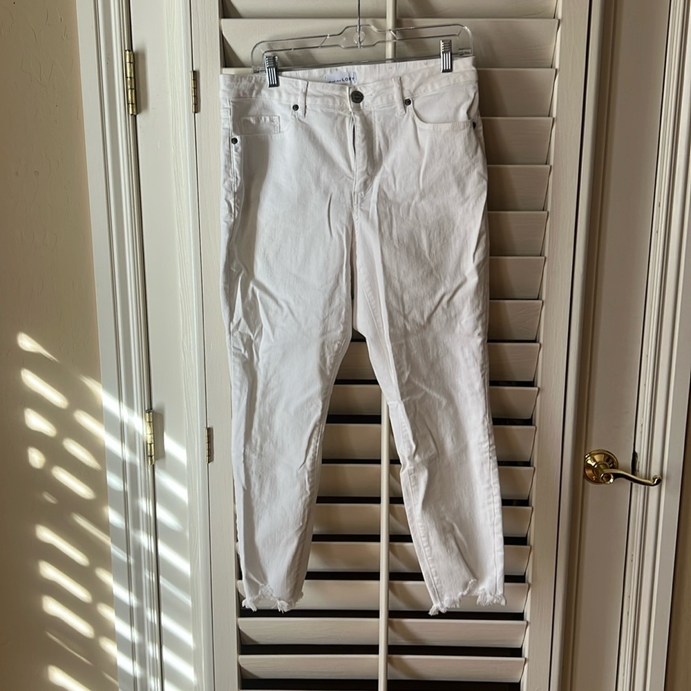 White jeans, size 30, curvy skinny crop